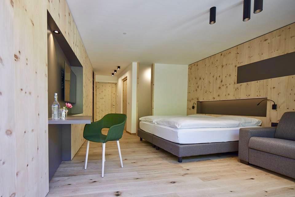 Ladurner Hotell Lagundo Exteriör bild