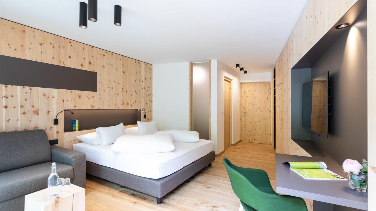 Ladurner Hotell Lagundo Exteriör bild