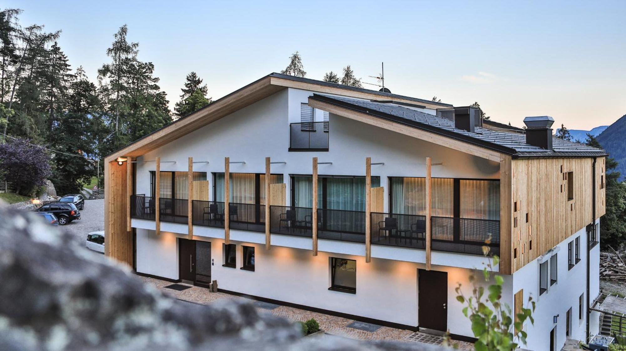 Ladurner Hotell Lagundo Exteriör bild